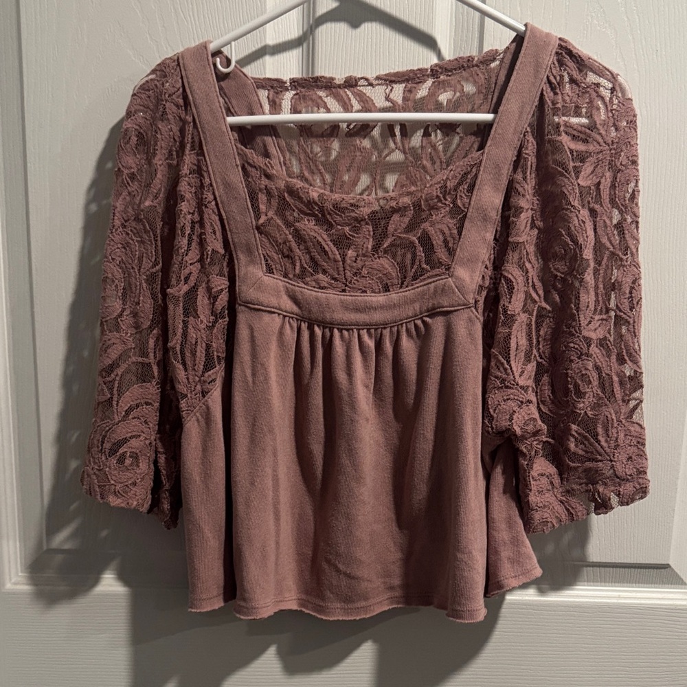 Elegant Lace Overlay Mauve Top